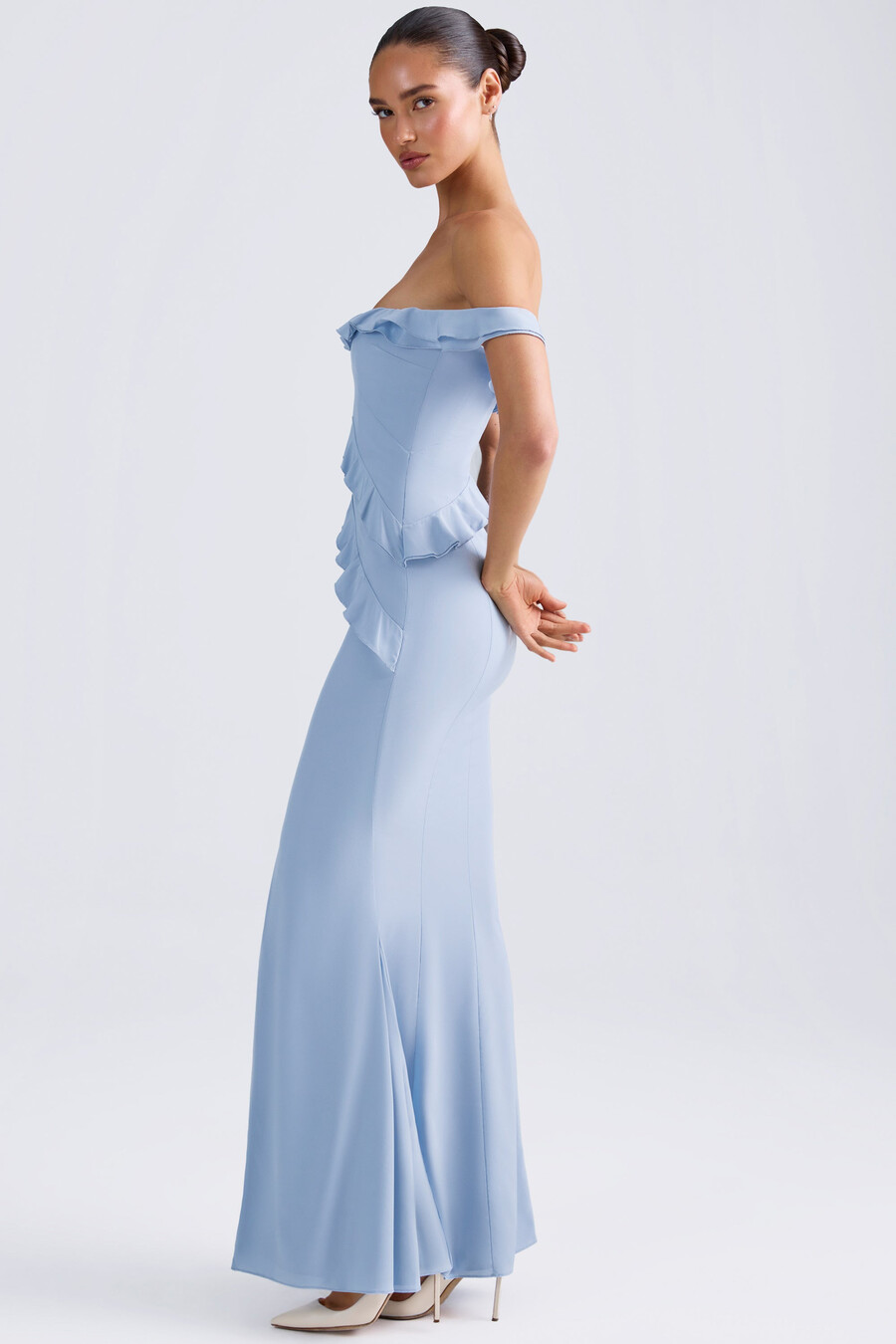 off-shoulder jurk met ruches in lichtblauw