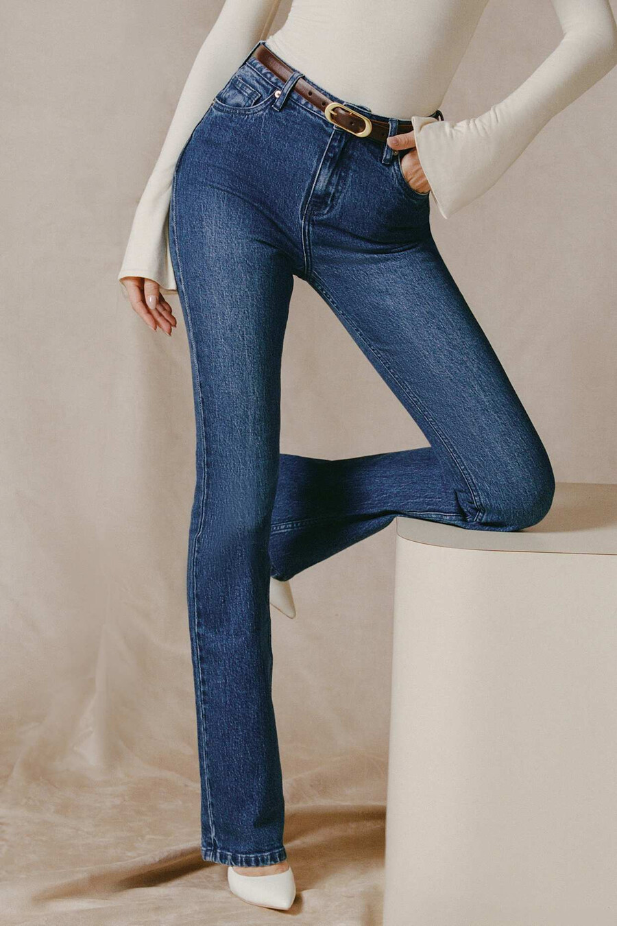 high-rise flared jeans in indigo wassing