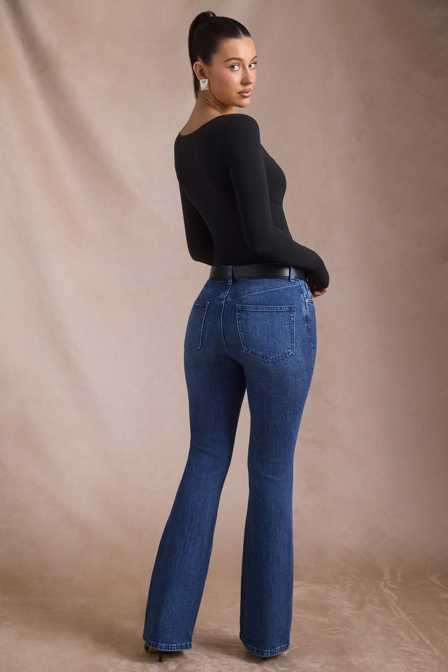 high-rise flared jeans in indigo wassing