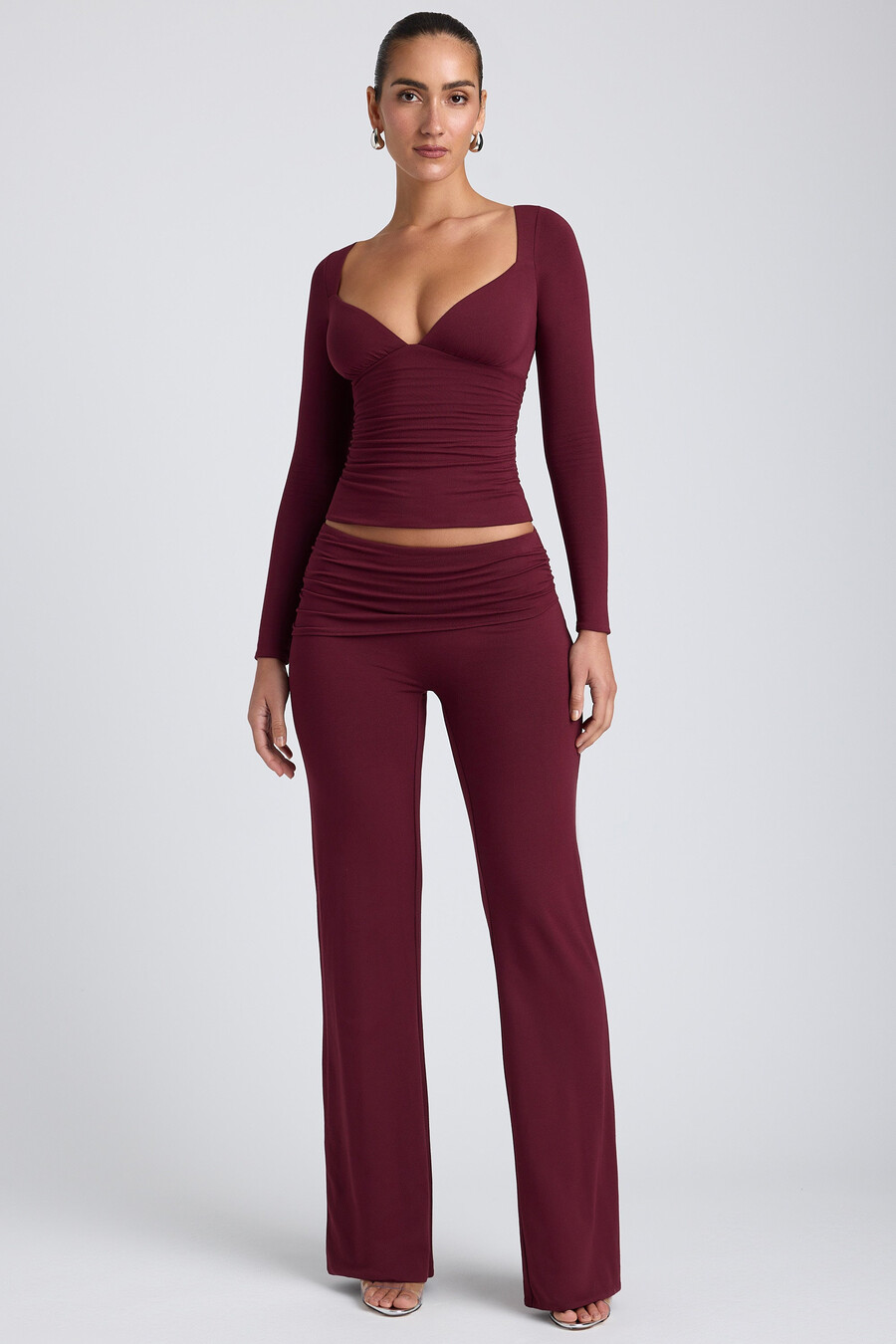 modal broek met middelhoge taille en rechte pijpen in pruimkleur