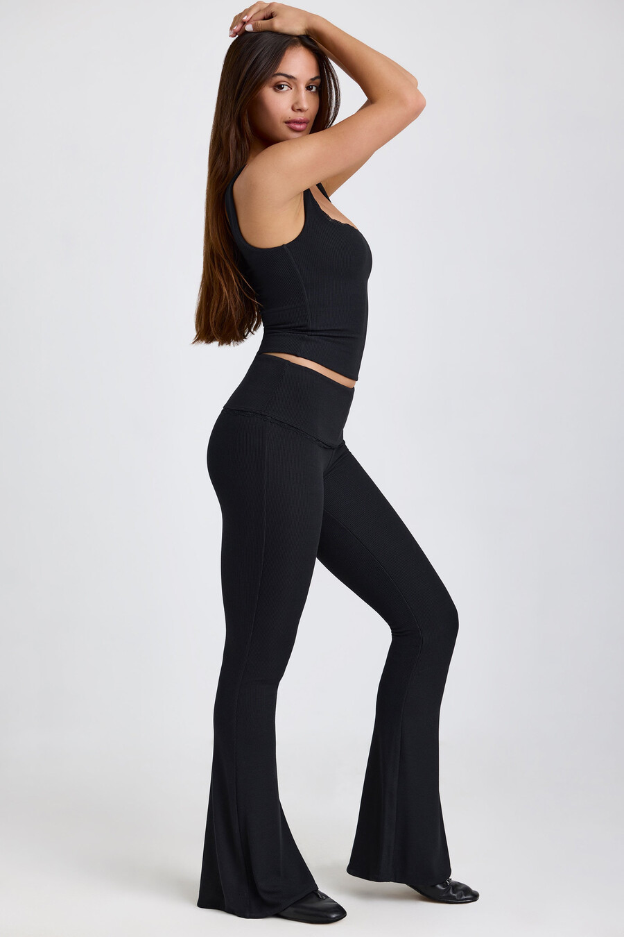 geribbelde modal broek met middelhoge taille en omgeslagen pijpen in zwart
