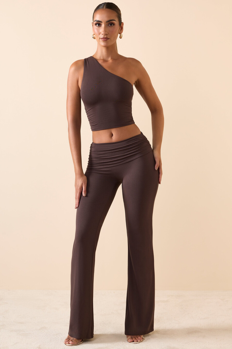 middelhoge taille rechte pijpen broek in chocoladebruin