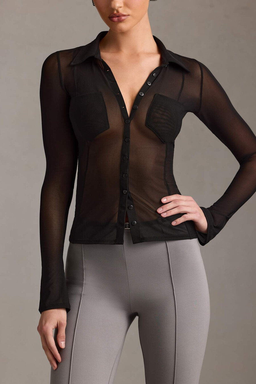 doorzichtige blouse met lange mouwen in zwart