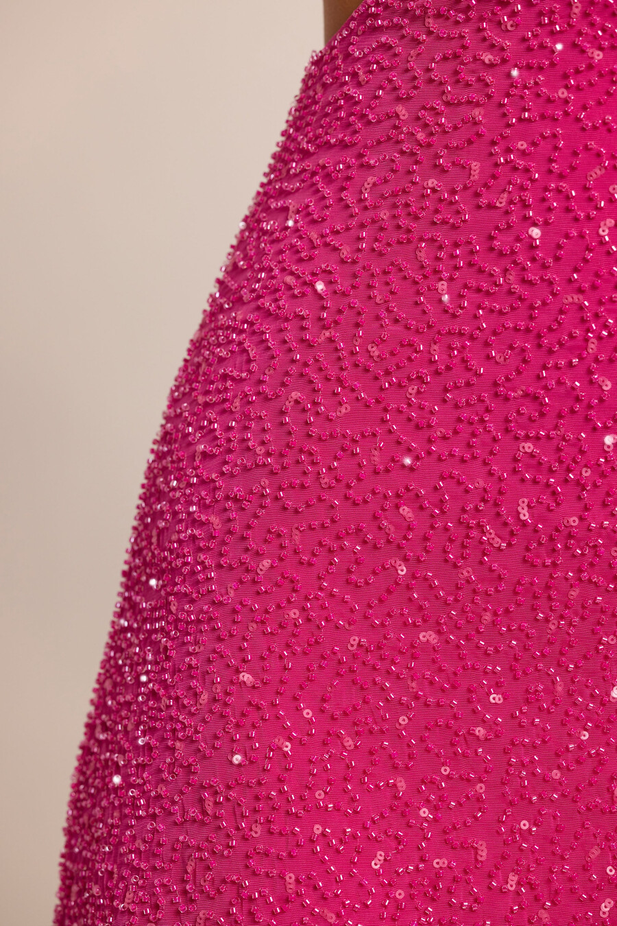 versierde mini-jurk met uitsnijdingen in fuchsia