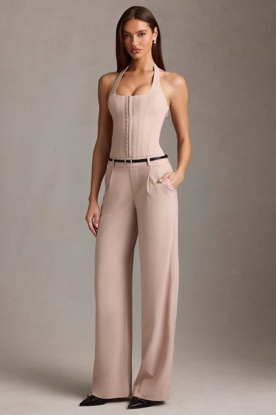 jumpsuit met halternek en korsetdetails in paddenstoelkleur