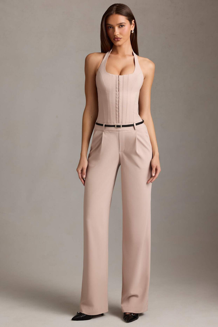 jumpsuit met halternek en korsetdetails in paddenstoelkleur