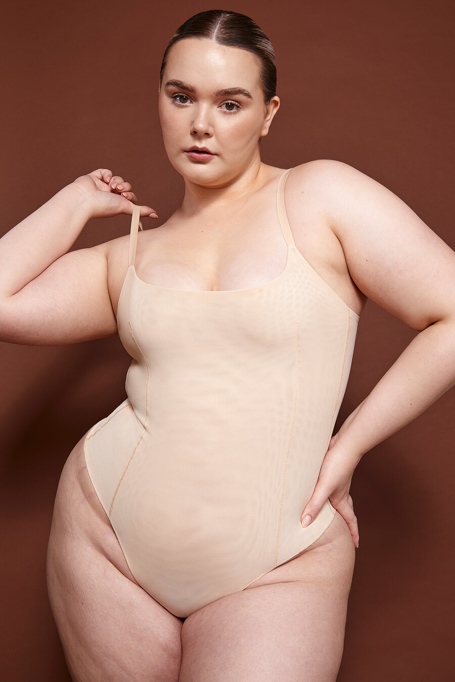 zachte mesh bodysuit in beige