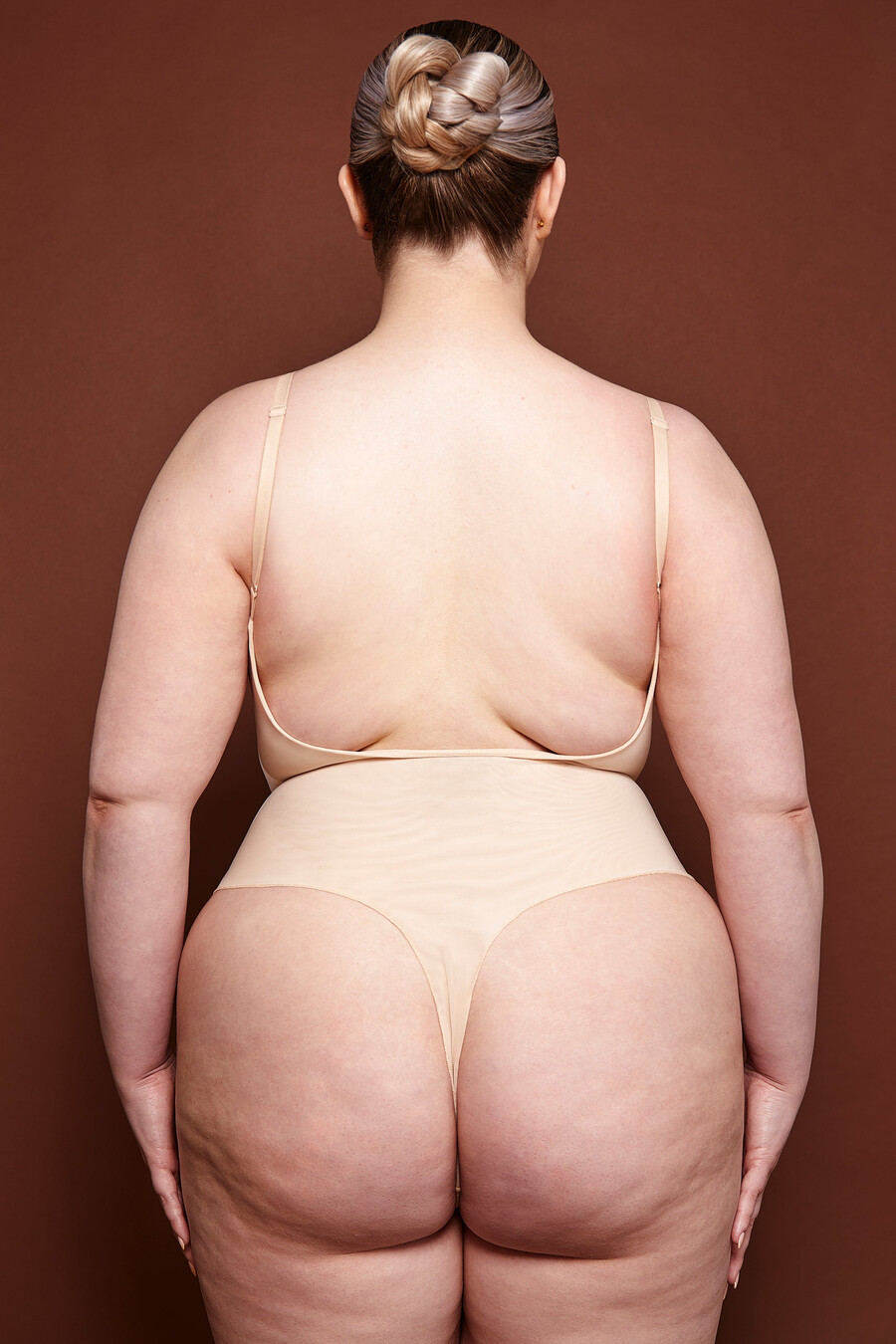 zachte mesh bodysuit in beige