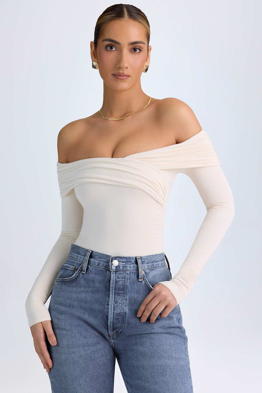 modal off-shoulder geplooide bodysuit in ivoor