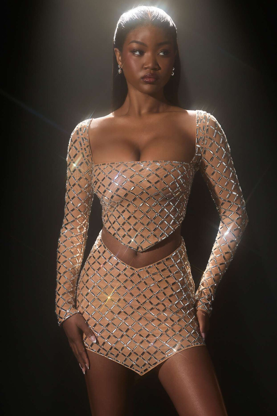 versierde asymmetrische crop top in amandelkleur