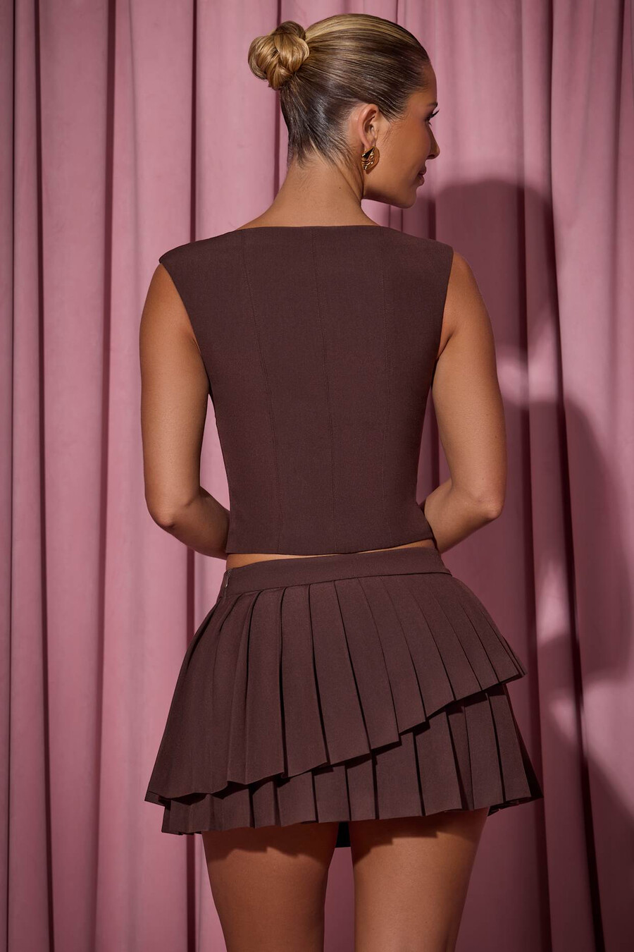 crop top met open voorkant in chocoladebruin