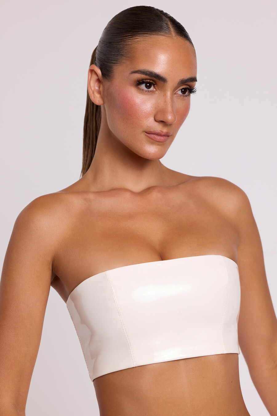 vinyl bandeau bralette in wit