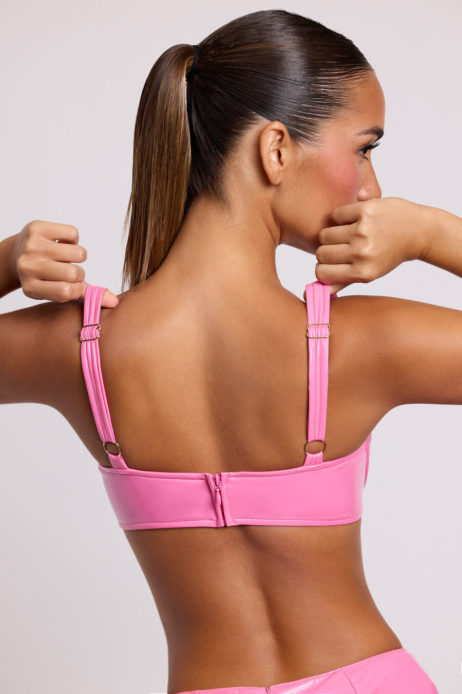 roze vinyl bralette met beugel