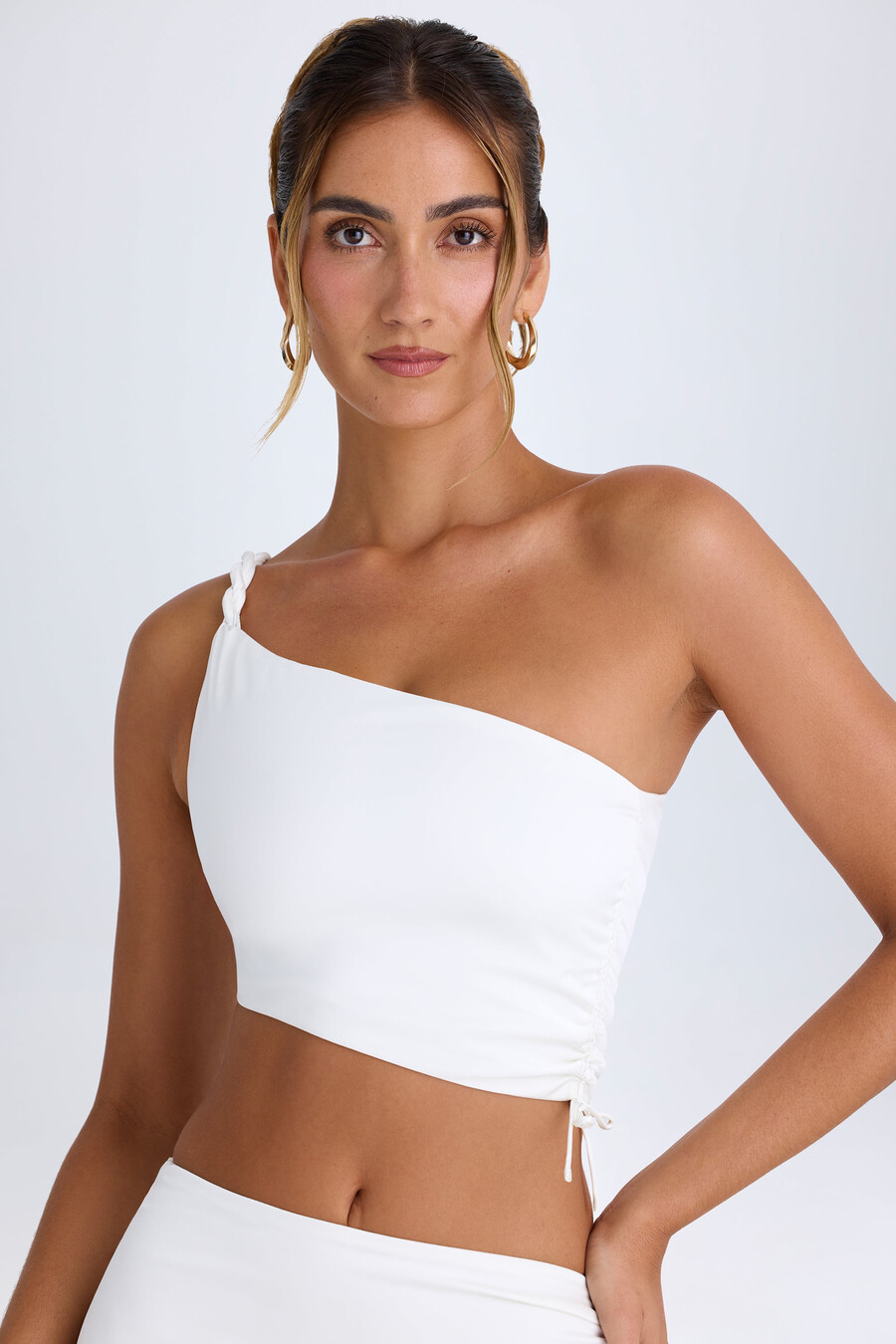 geplooide asymmetrische crop top in wit