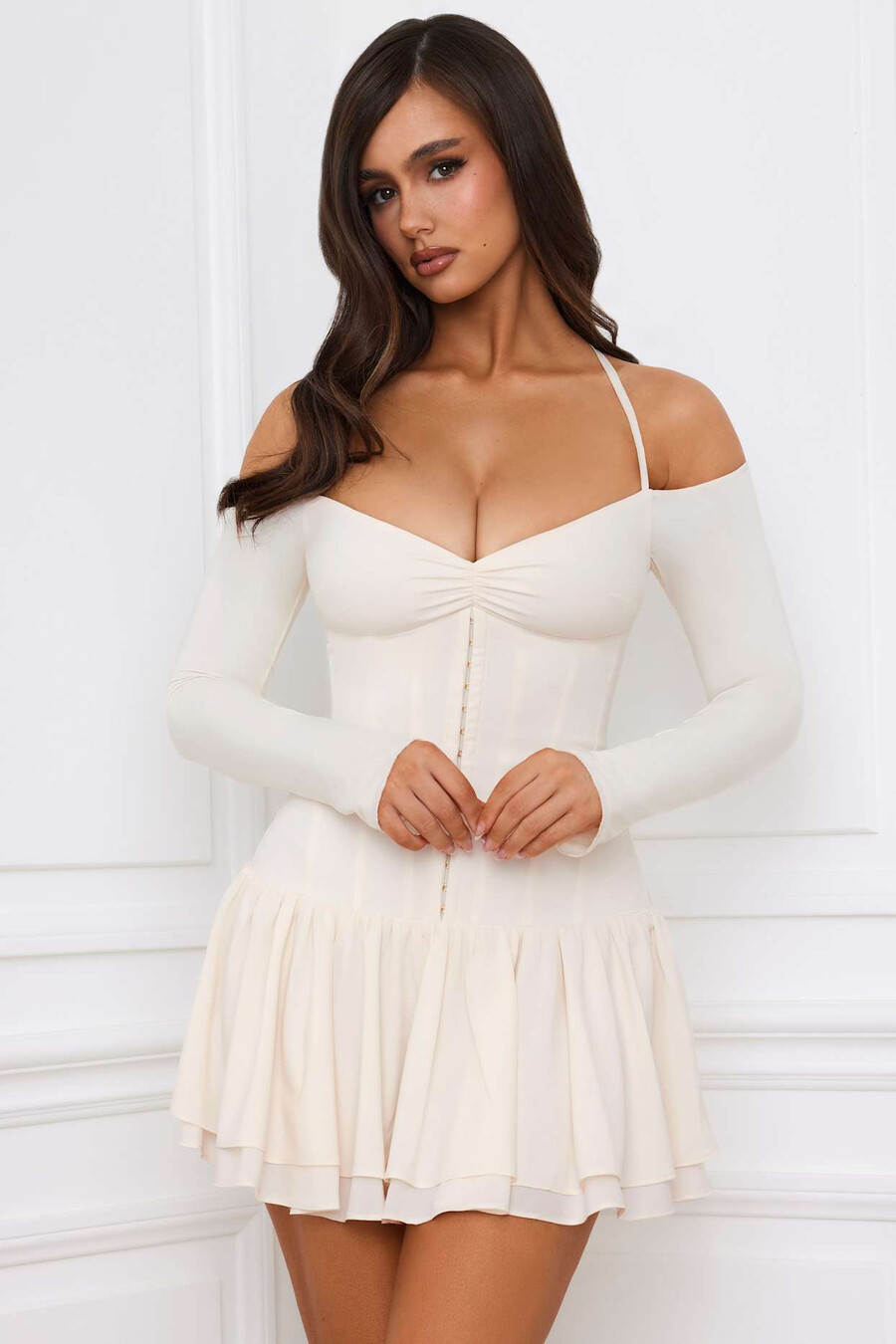 off-shoulder mini-jurk met gelaagd korset in ivoor